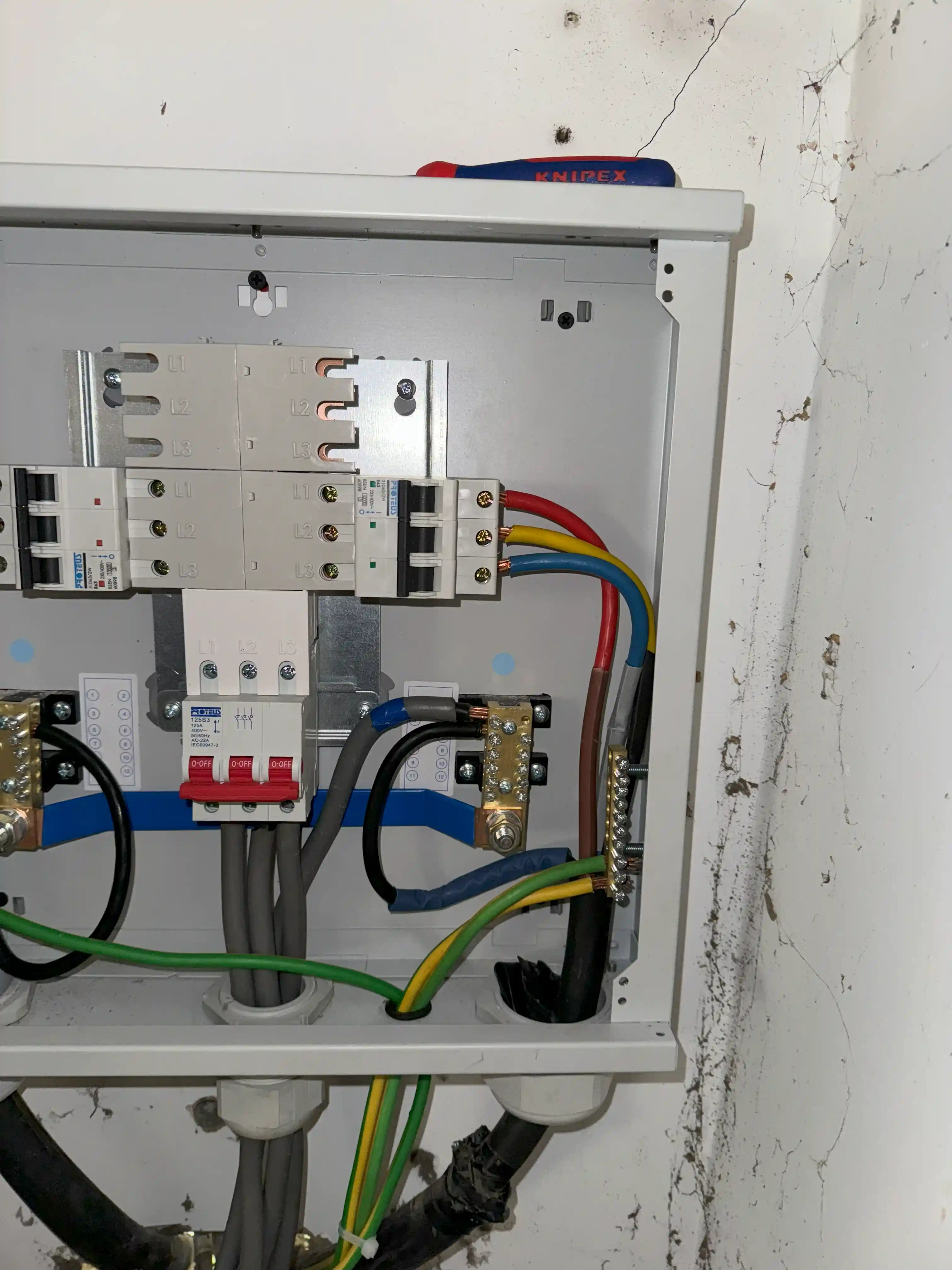 Electrician near Washington